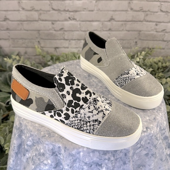 ZoLucky Grey Multimedia & Multicolor Fashion Canvas Casuals WMS 5.5M🩶NWOT🩶 - Picture 9 of 9